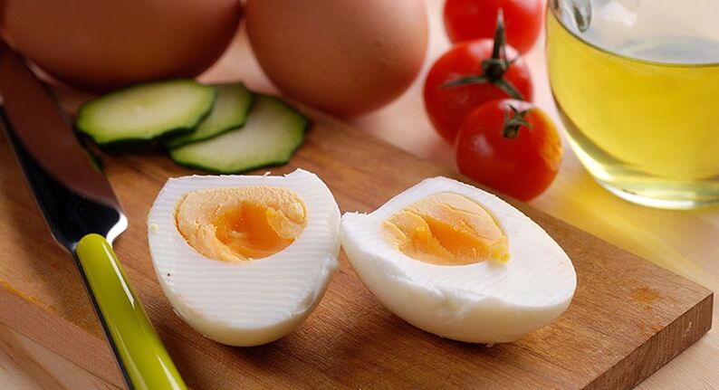Вареные яйца и овощи для похудения